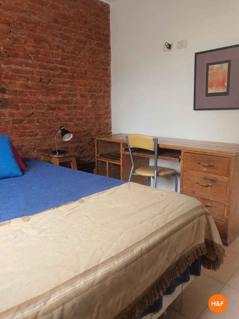 Habitación acogedora para estudiantes disponible en 