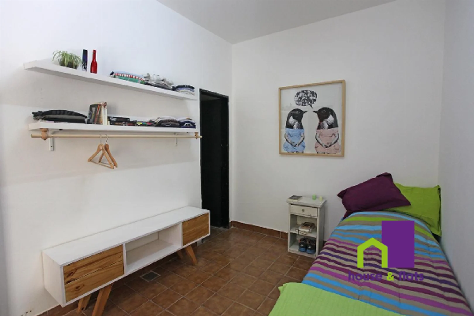 Habitación en apartamento estudiantil en alquiler en , completamente amueblado
