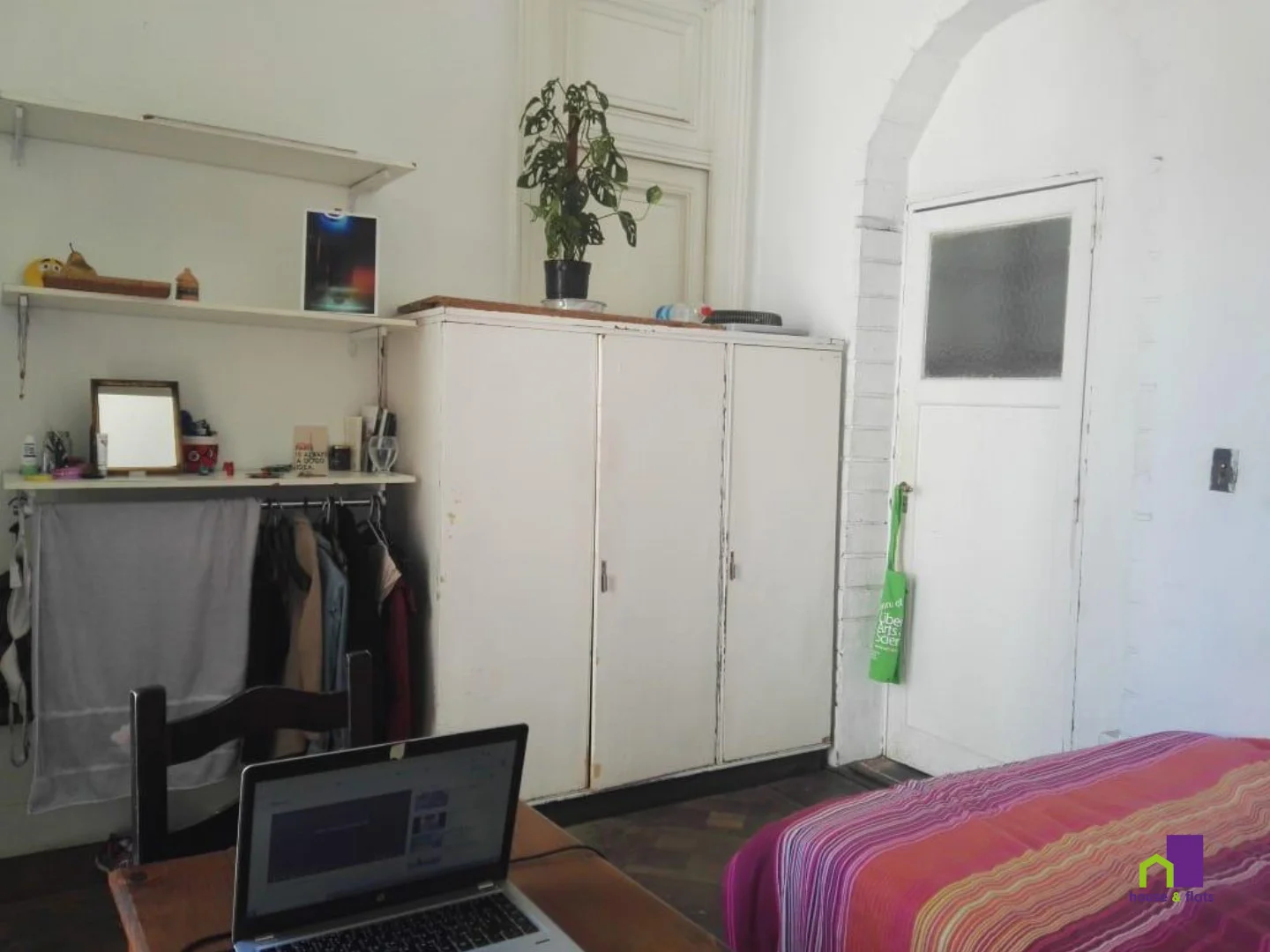 Funktionelles Studentenzimmer perfekt zum Studieren in 