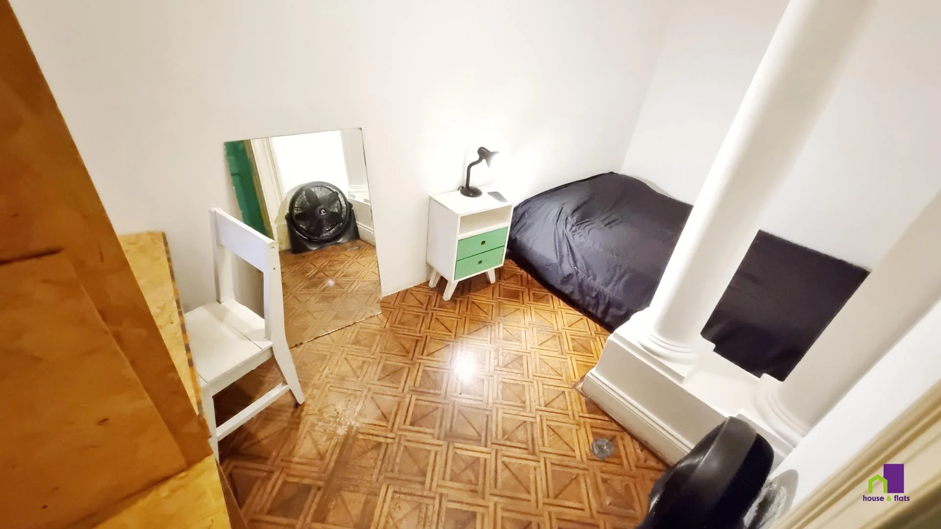 Habitación acogedora para estudiantes disponible en