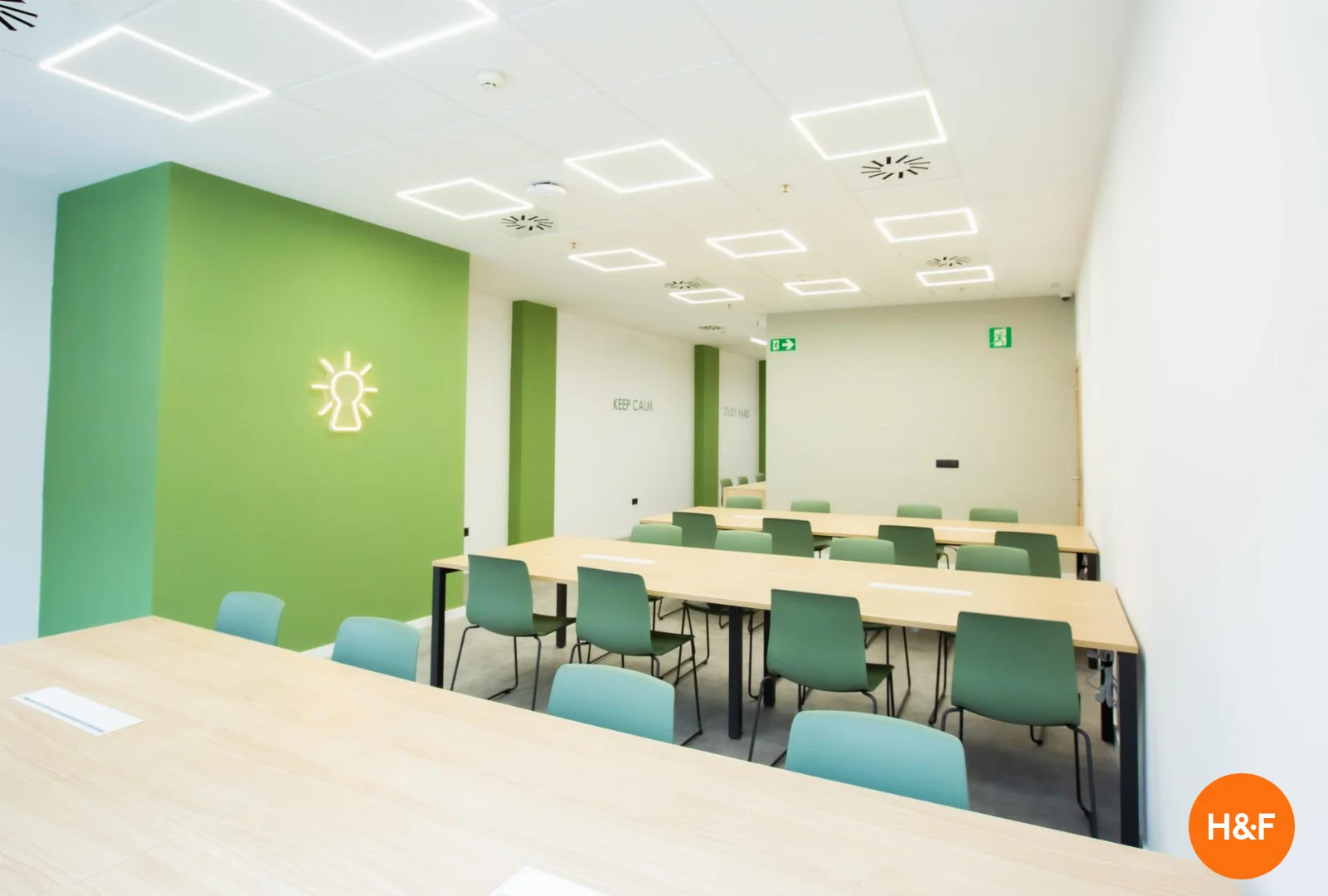 Helles und luftiges Studentenzimmer mit einfachem Zugang zur Universität in 
