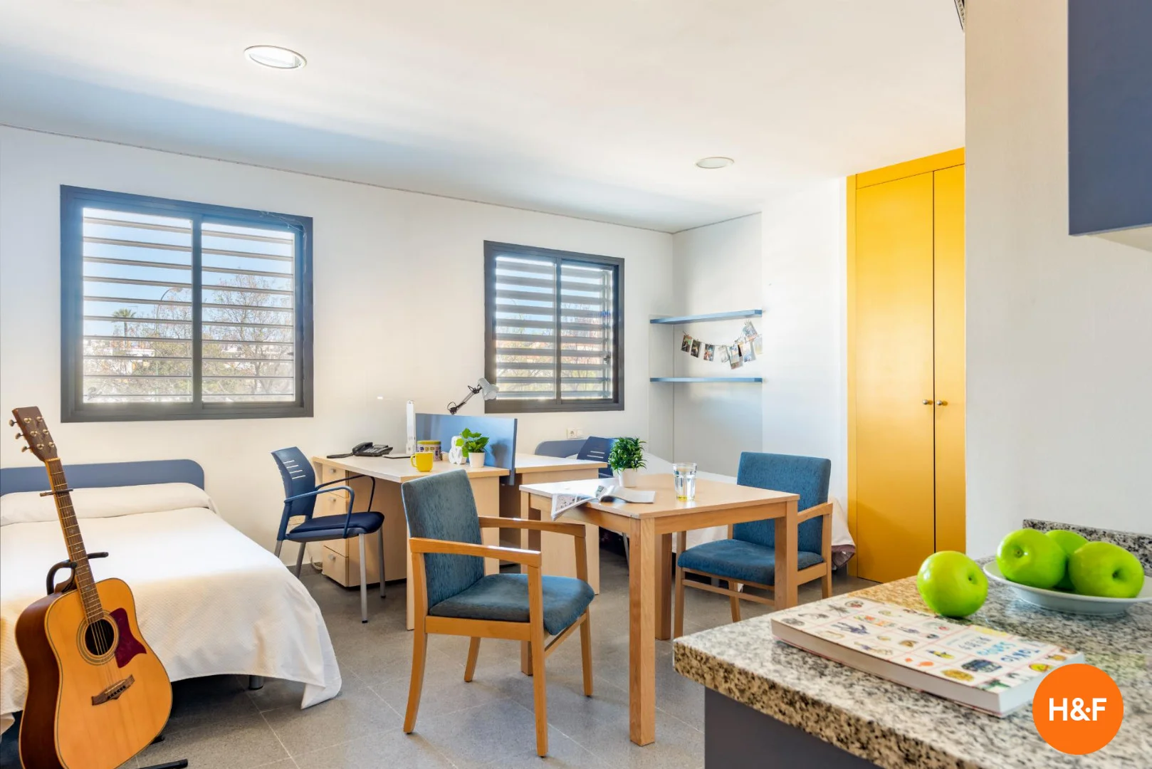 Economical student room with convenient location in 