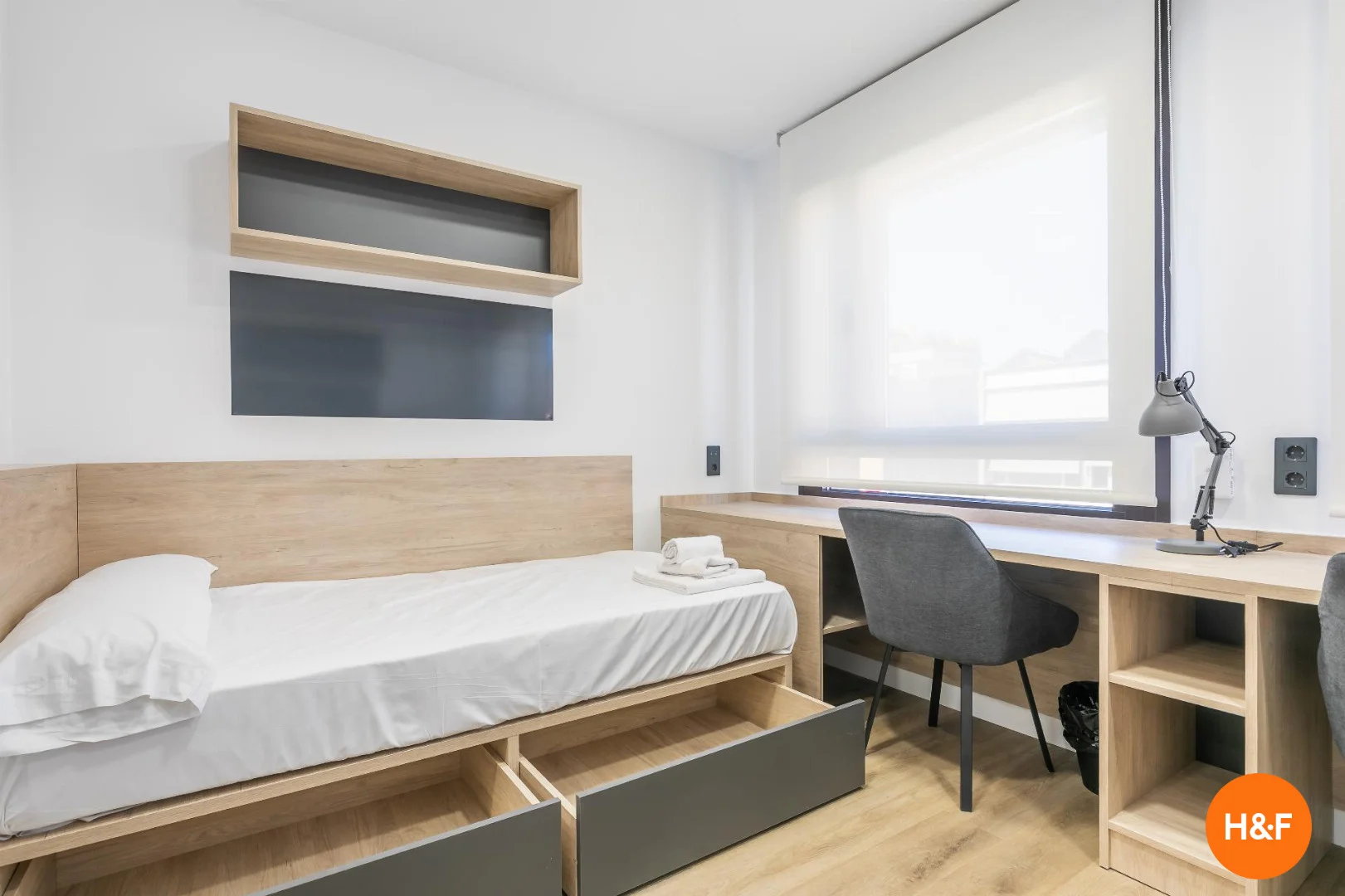 Chambre d'étudiant confortable et spacieuse dans 