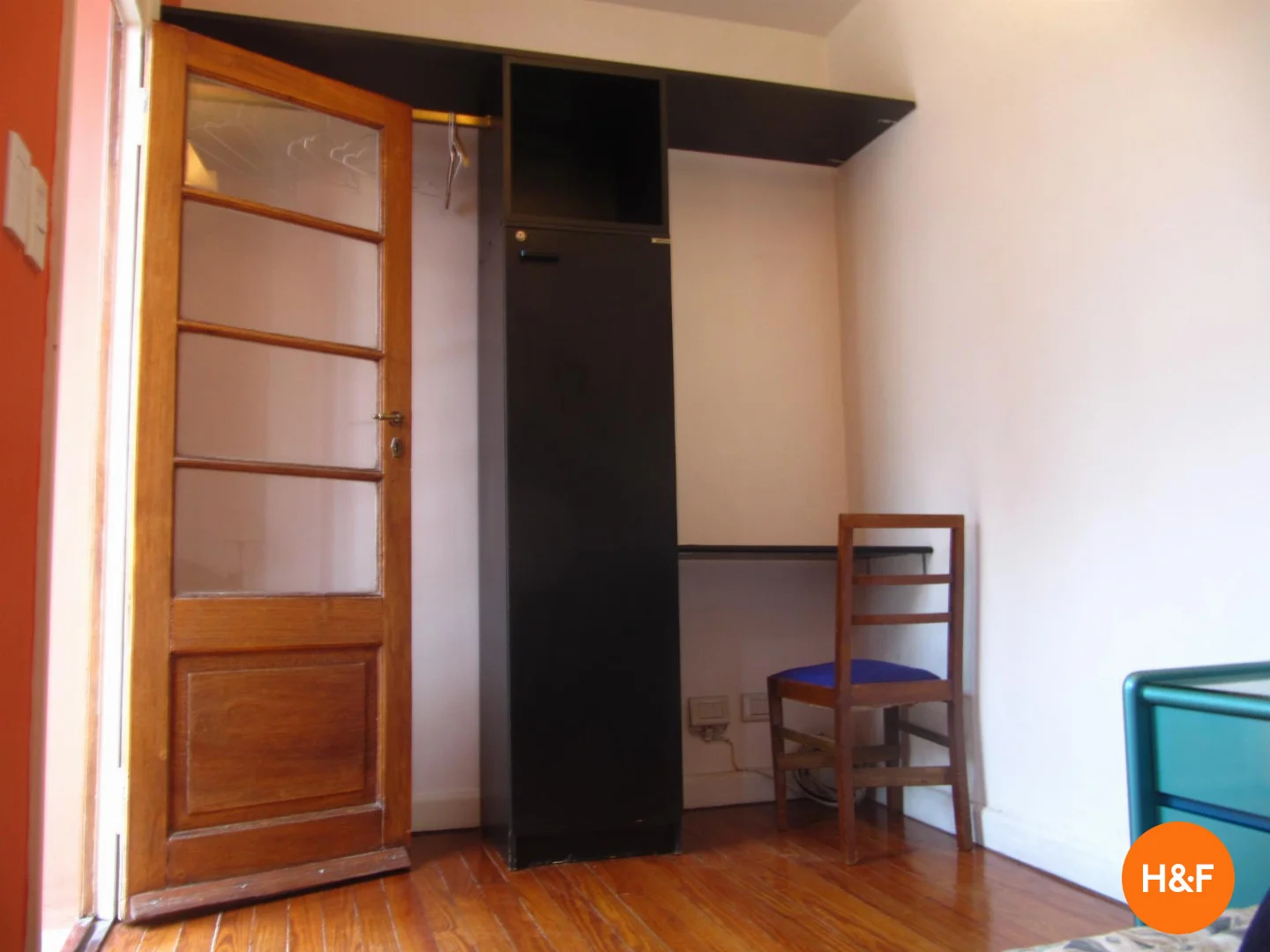 Bright and airy student room with easy university access in