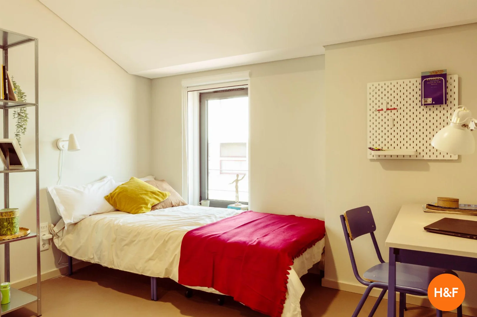 Chambre à louer dans un appartement d'étudiant à , entièrement meublée