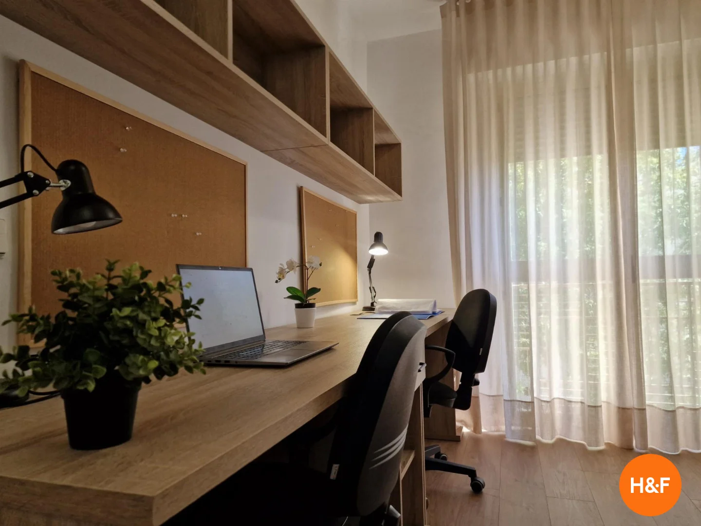 'de öğrenci dairesinde, tamamen mobilyalı kiralık oda