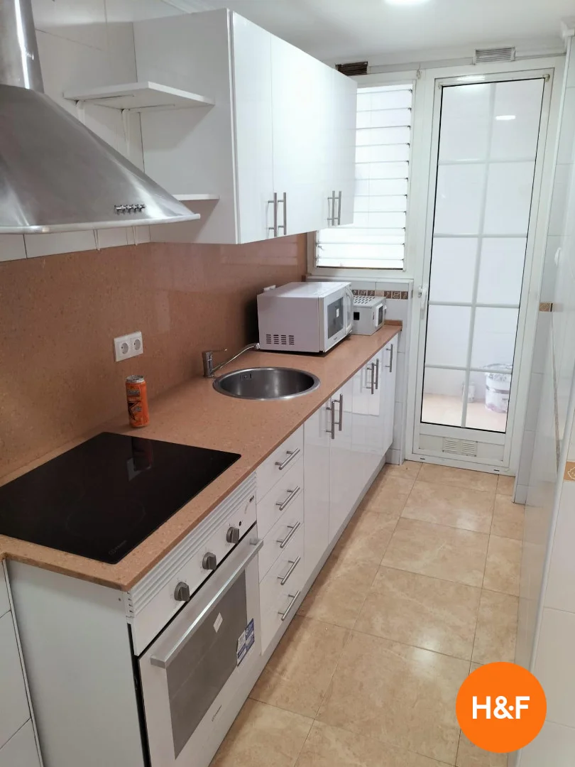 Quarto de estudante económico perto do campus em