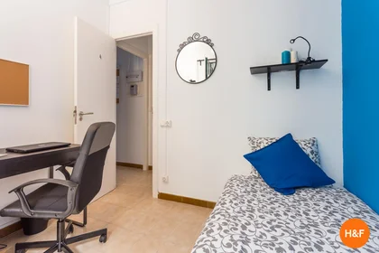 Private room at Elcano K., 33, Abando, 48008 Bilbo, Bizkaia, España, image 1 of 8
