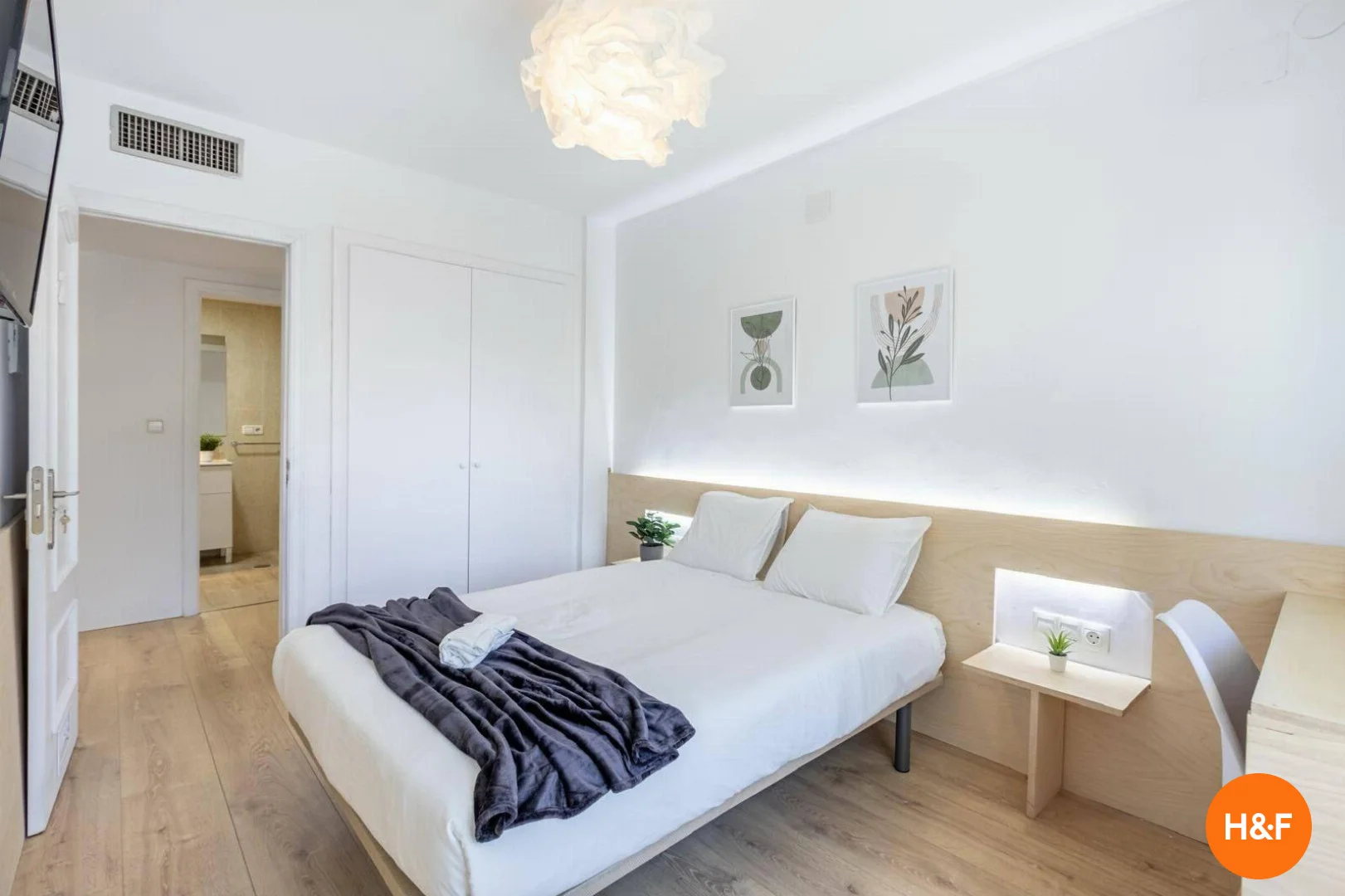 Cozy room for students available in 