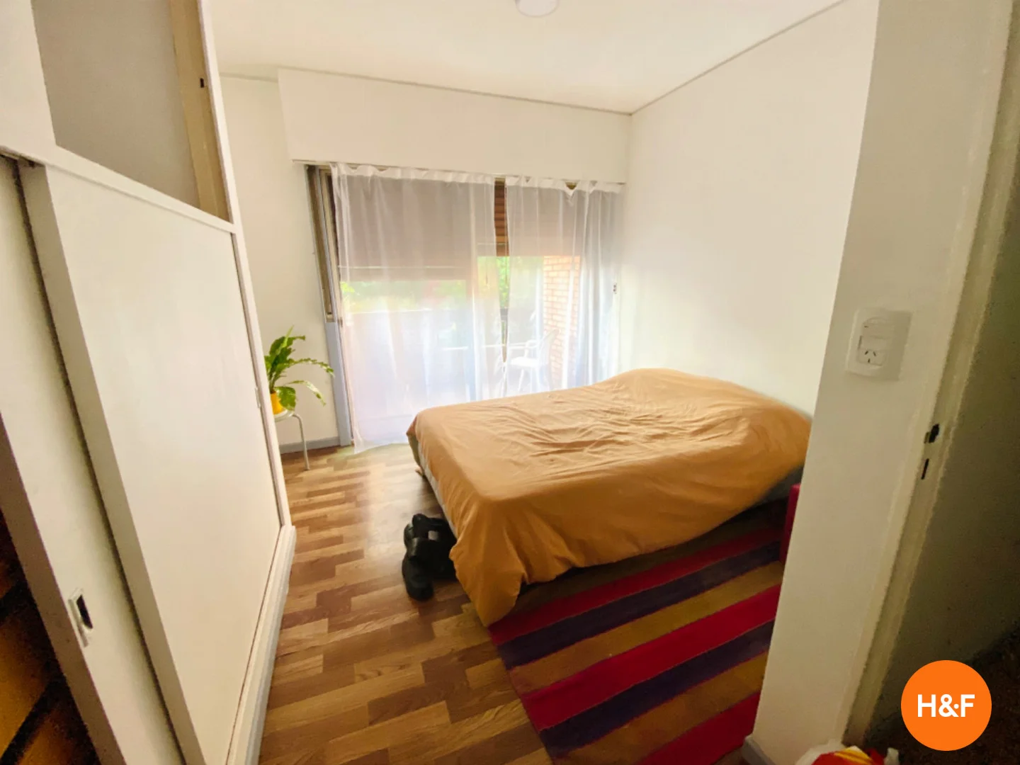 Economical student room with convenient location in 