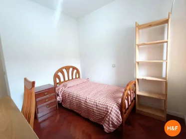 Privatzimmer in der C. del Aliso, 20, 28903 Getafe, Madrid, España, bild 1 von 8