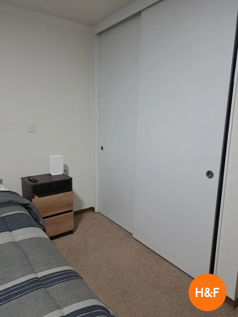 Quarto para alugar em apartamento de estudantes em , totalmente mobilado