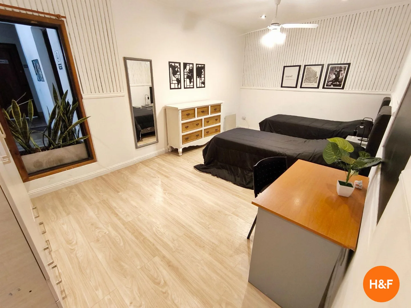 Habitación estudiantil económica cerca del campus en 