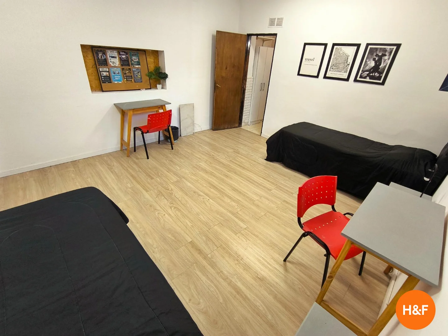 Chambre d'étudiant fonctionnelle parfaite pour étudier dans 