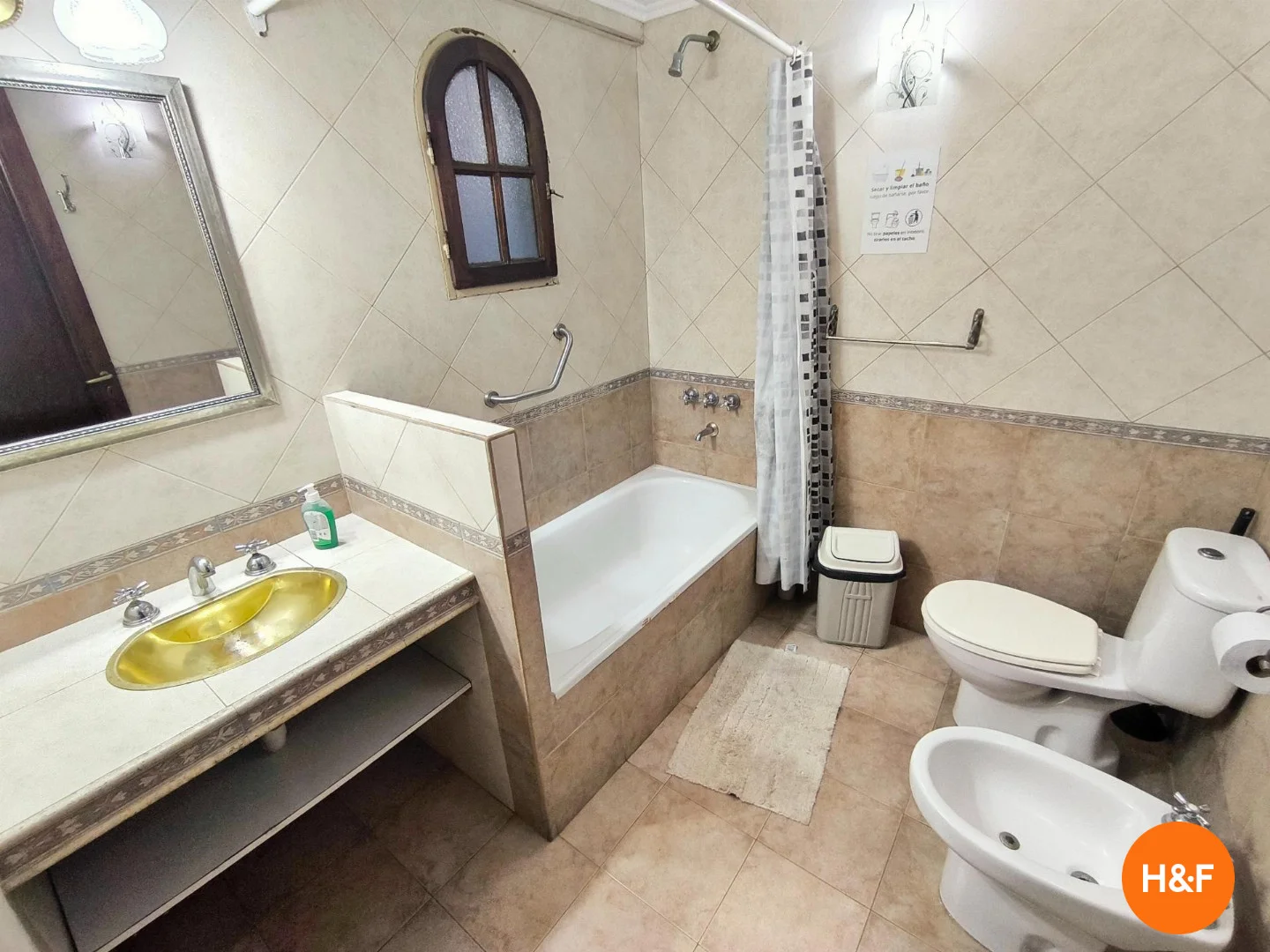 Chambre d'étudiant confortable et spacieuse dans 