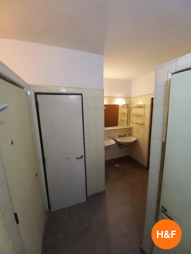 Economical student room with convenient location in 