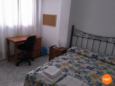 Private room at C. Diego de Almaguer, n 5, Cruz de Humilladero, 29006 Málaga, España, image 8 of 16