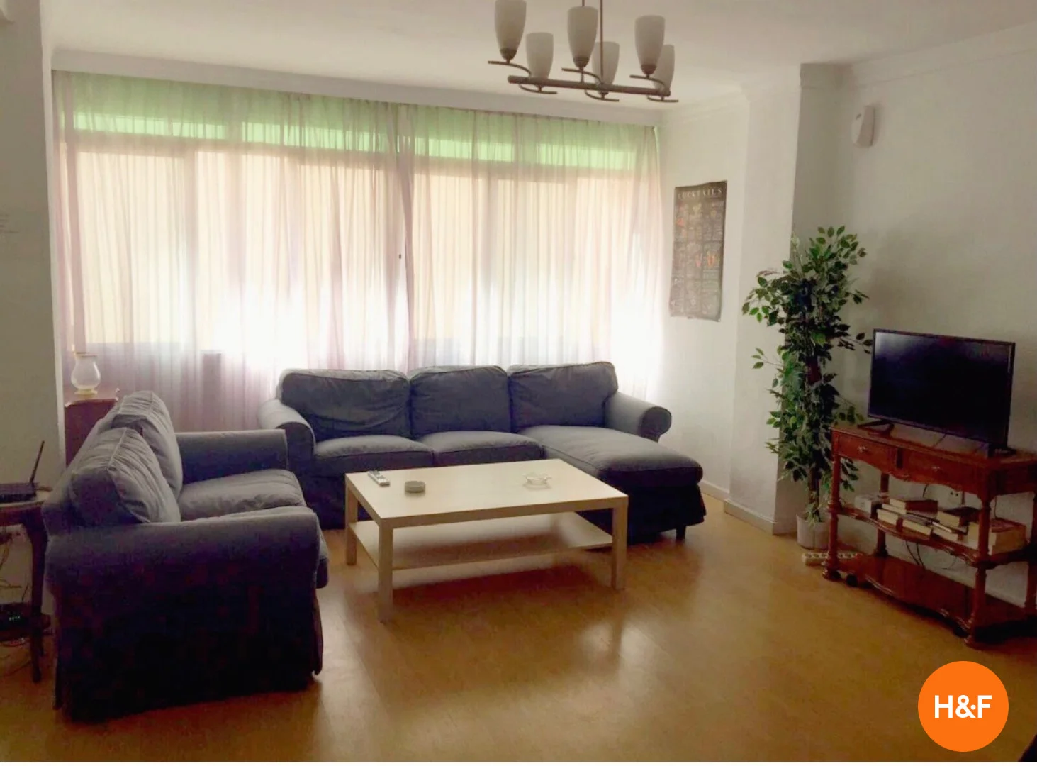 Cozy room for students available in 