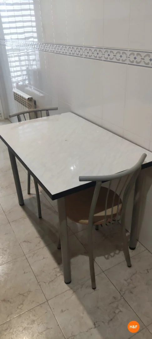Quarto de estudante económico perto do campus em