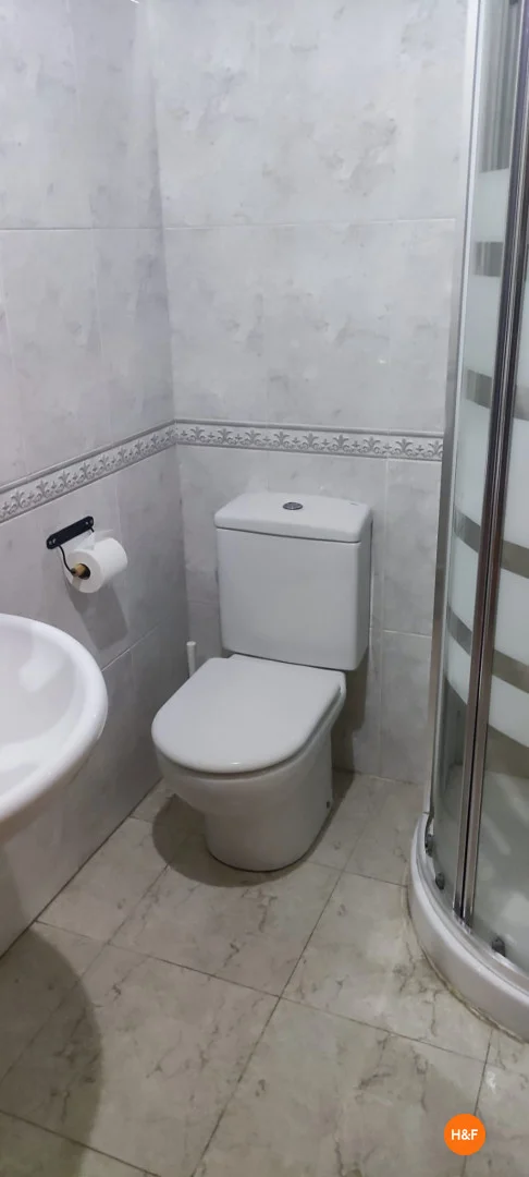 Quarto de estudante económico com localização conveniente em