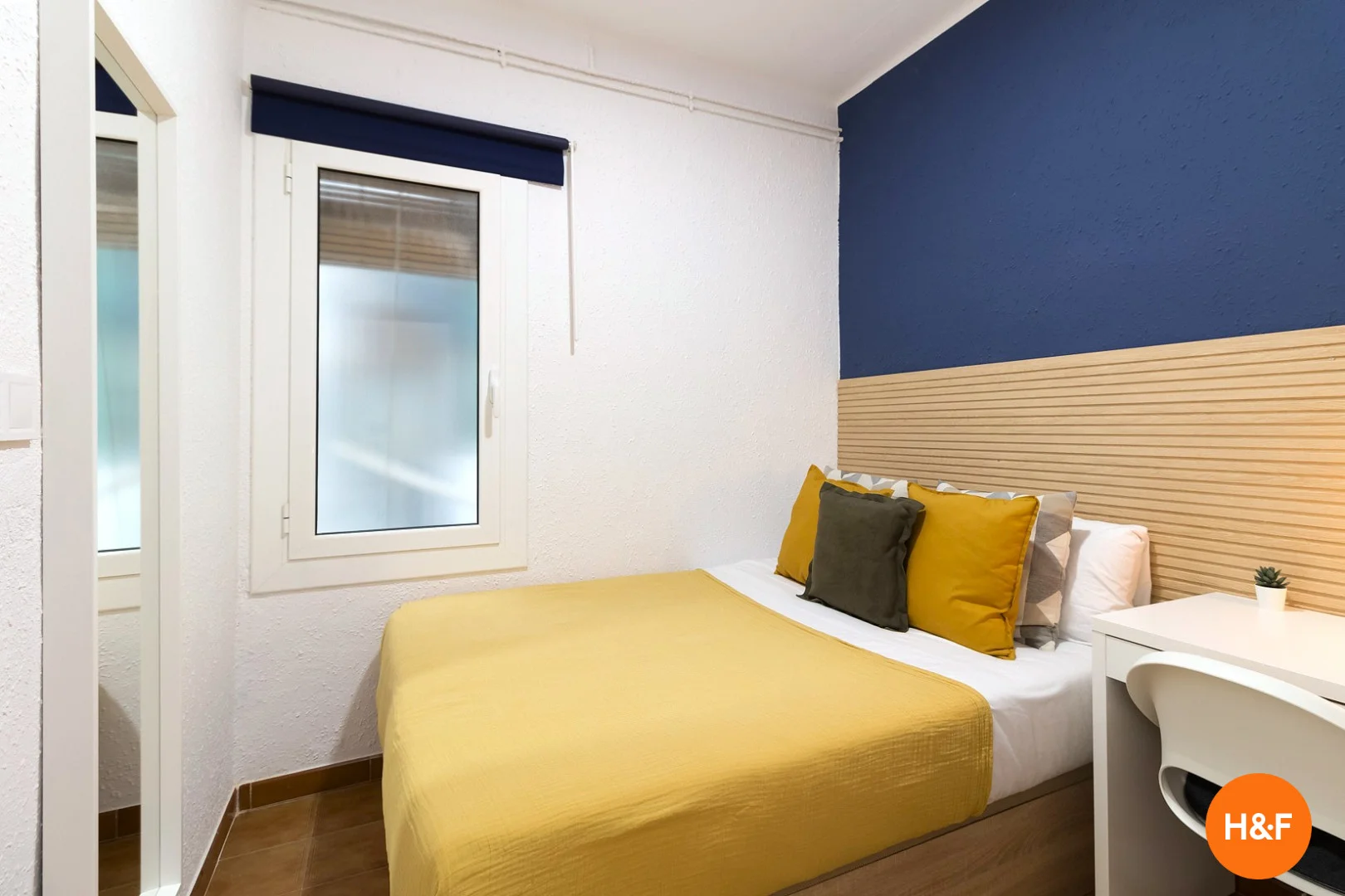 Quarto de estudante económico com localização conveniente em 