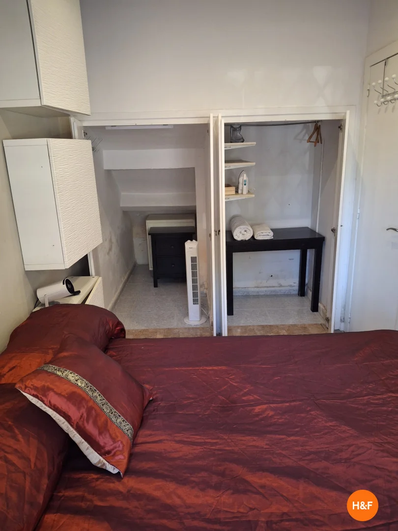 Room for rent in student apartment in , fully furnished