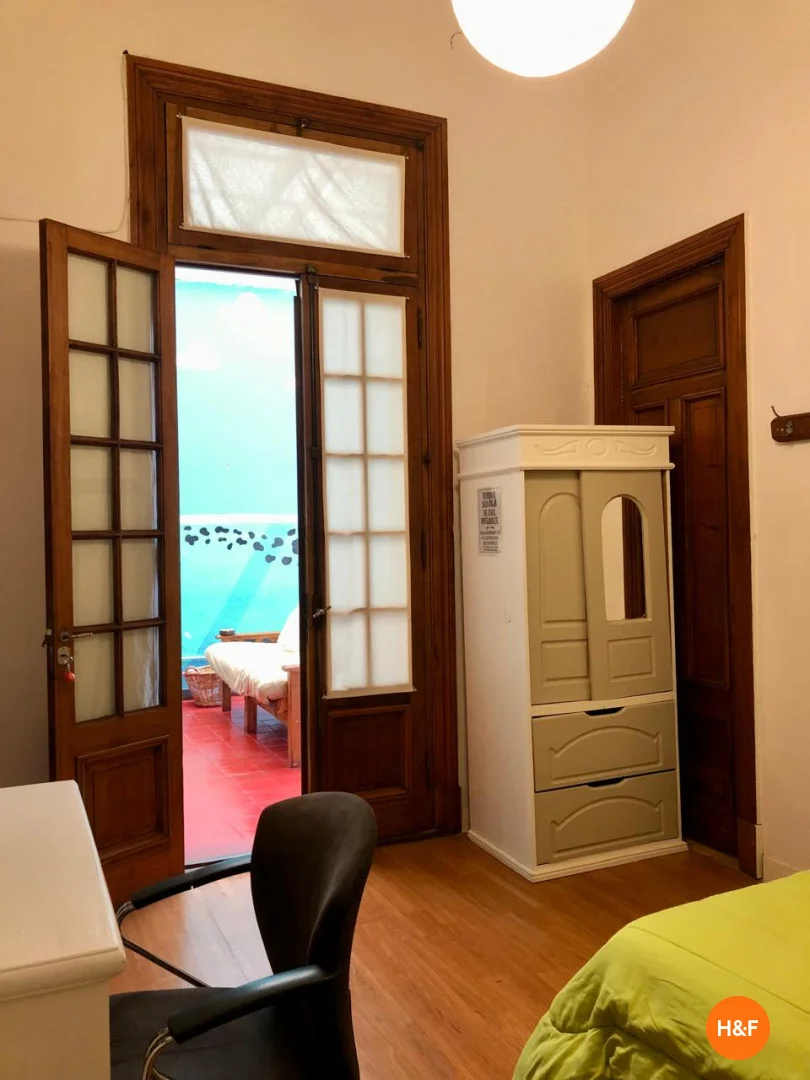 Habitación asequible para estudiantes con buena iluminación en 