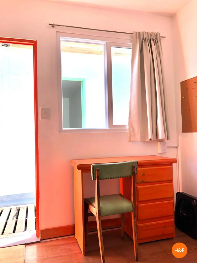 Cozy room for students available in