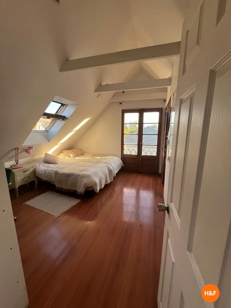 Quarto para alugar em apartamento de estudantes em , totalmente mobilado