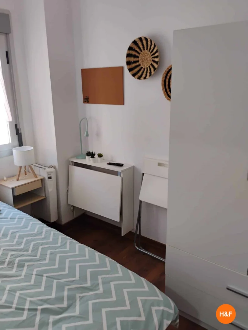 Quarto de estudante económico com localização conveniente em