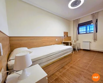 Quarto privado em C. Río Miño, 28913 Leganés, Madrid, España, imagem 1 de 10