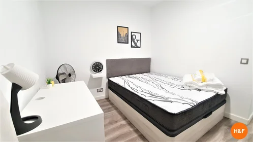 Private room at C. Vía Carpetana, Carabanchel, Madrid, España, image 1 of 10