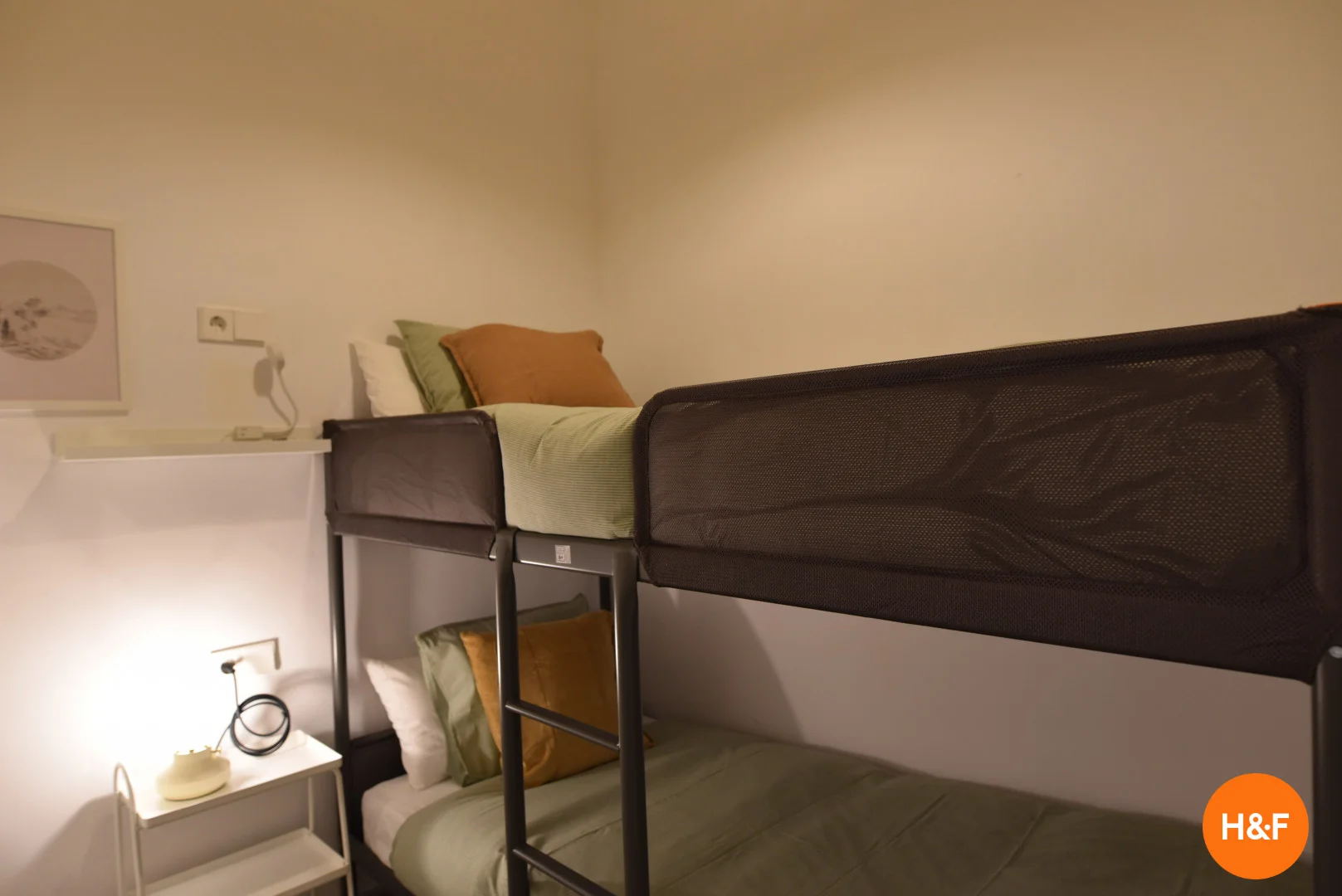 Quarto acolhedor para estudantes disponível em 