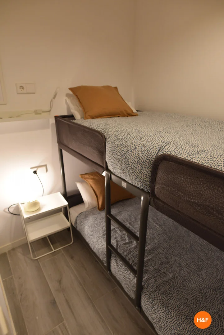 Quarto de estudante económico com localização conveniente em