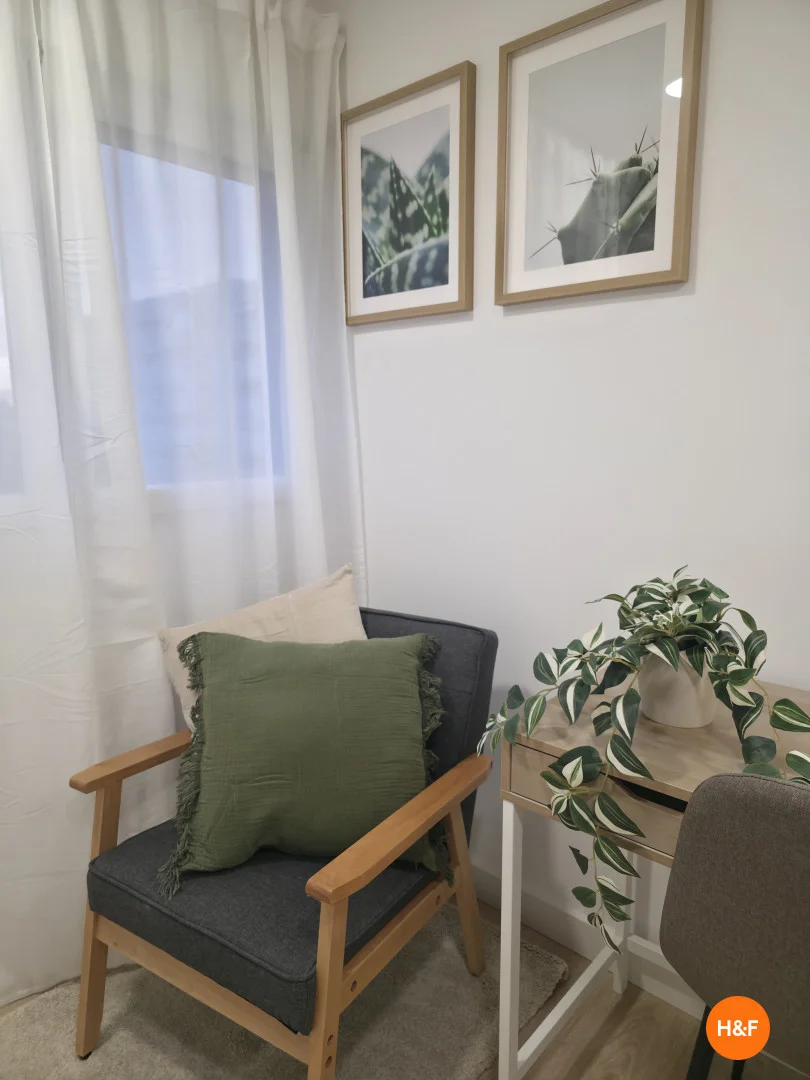 Room for rent in student apartment in , fully furnished