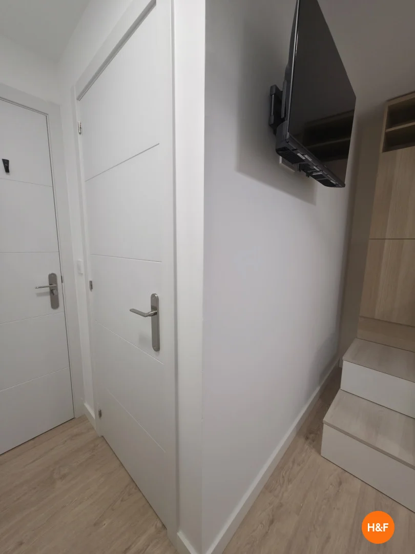 Bright and airy student room with easy university access in 