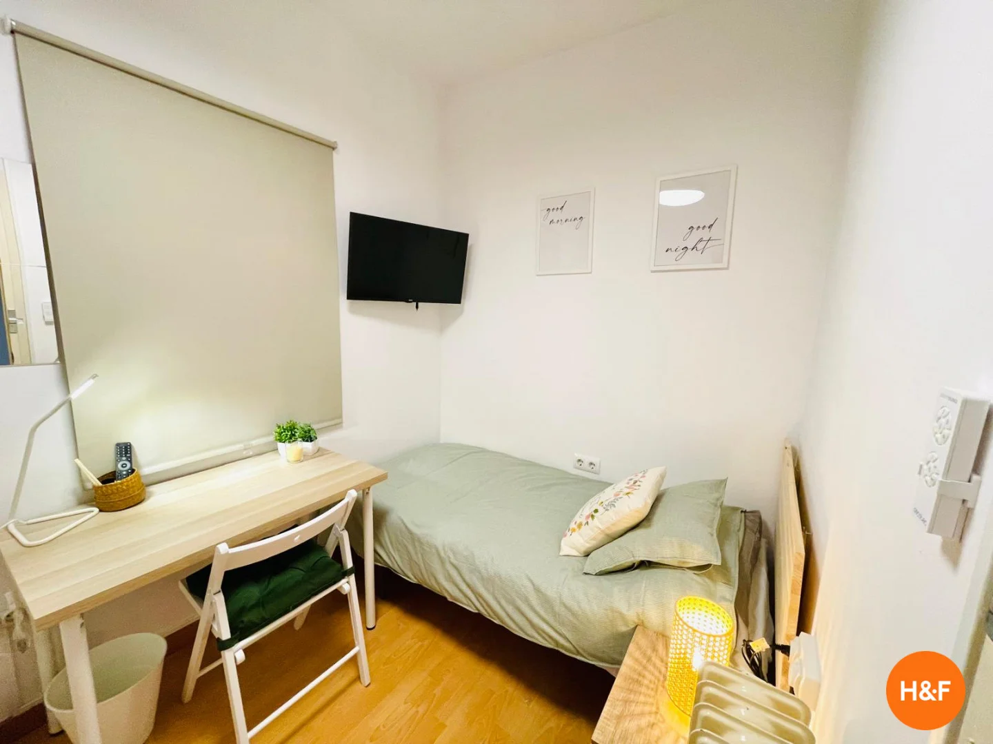 Zimmer in Studentenwohnung in  zu vermieten, voll möbliert