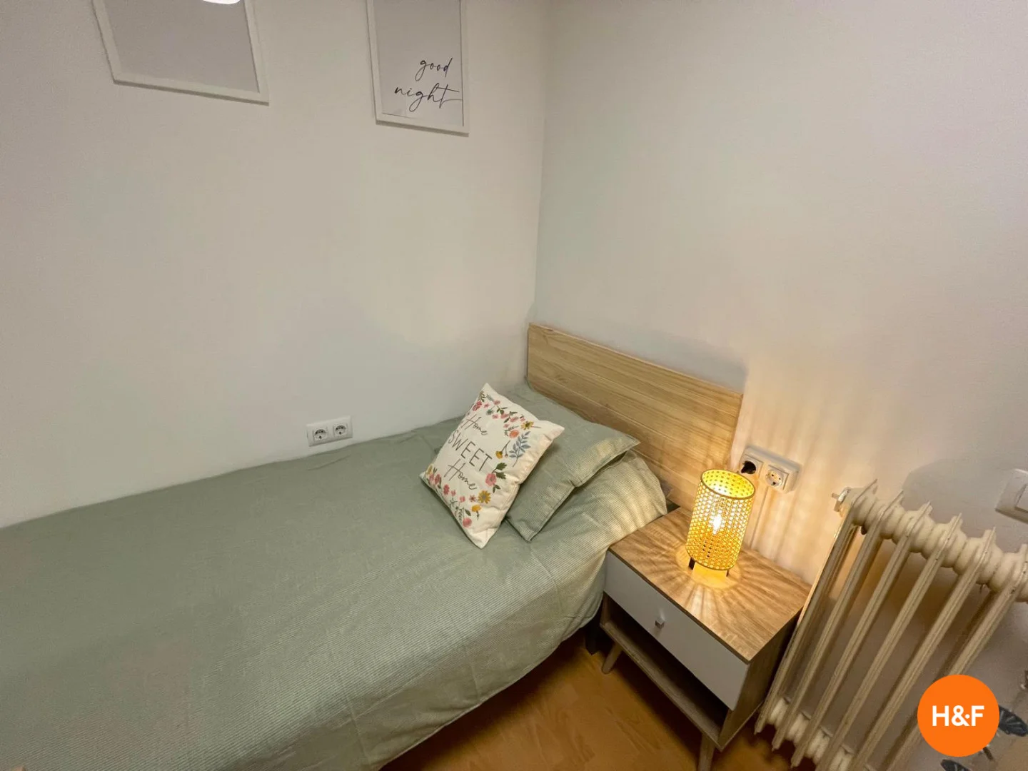 Bezahlbares Zimmer für Studenten mit ausreichender Beleuchtung in 