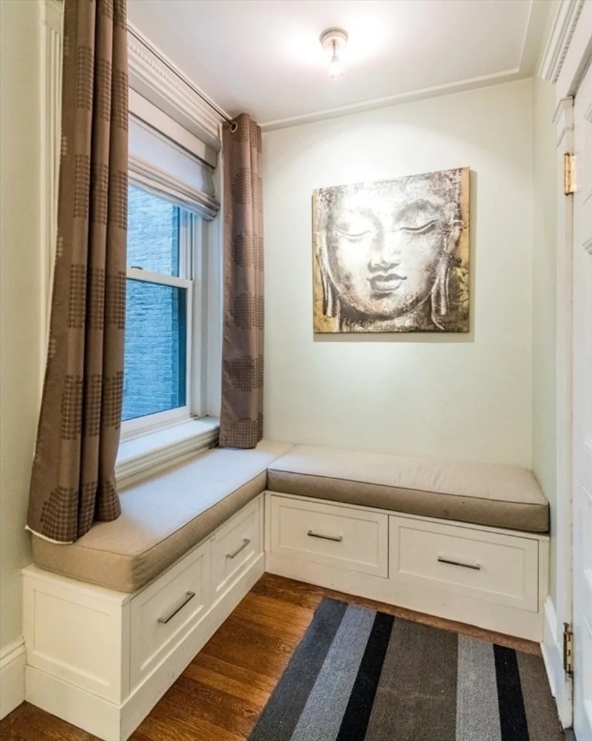8, Garrison St., Unit 408, Back Bay, Boston, MA, 02116