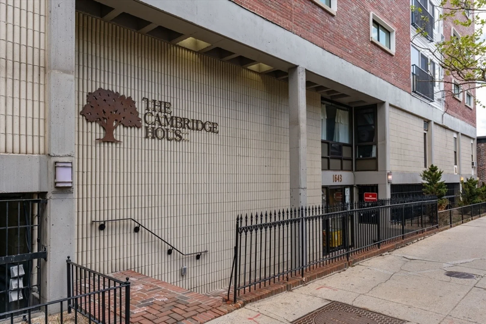 1643, Cambridge St., Unit 75, Harvard Square, Cambridge, MA, 02138
