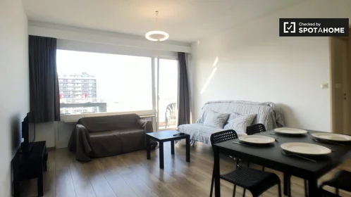 Entire apartment at Avenue Mutsaard, image 2 of 19