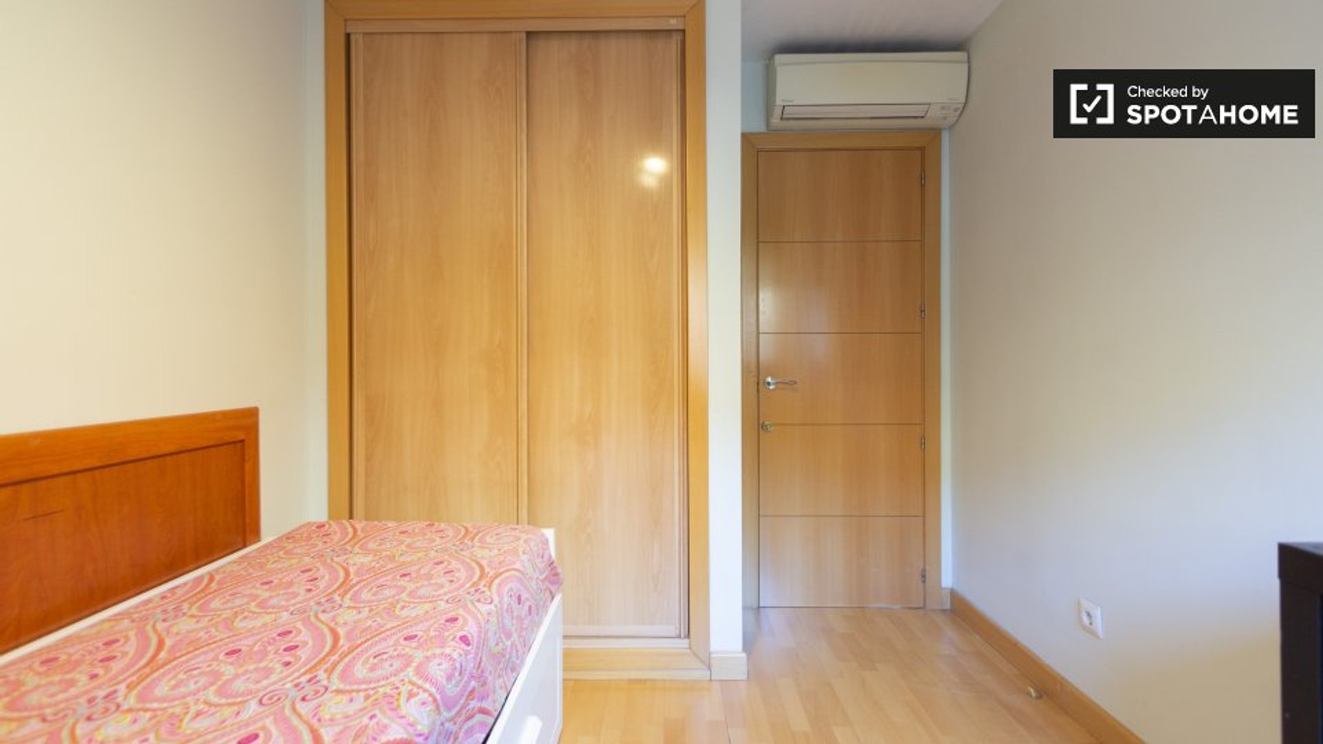 Renting rooms by the month in Pozuelo De Alarcón