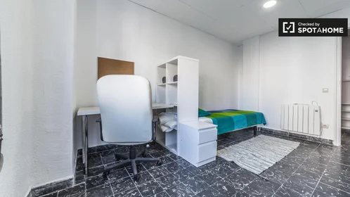 Privatzimmer in der Gran Vía de Ramón y Cajal, bild 3 von 19