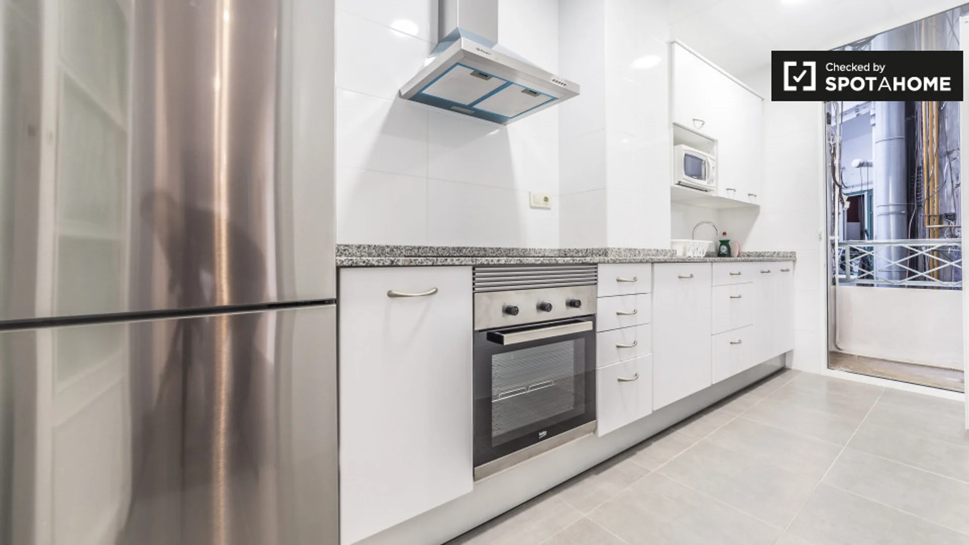 Helles und luftiges Studentenzimmer mit einfachem Zugang zur Universität in 