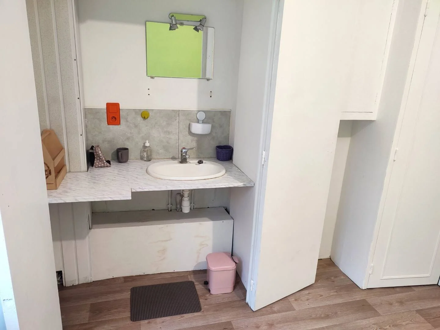 Habitación para estudiantes en  con área de estudio y facilidades compartidas