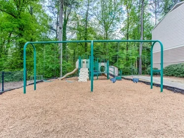 Apartamento inteiro em residência em 1231 Clairmont Rd, Decatur, GA 30030, USA, imagem 18 de 32