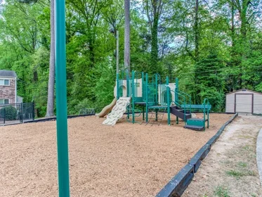 Apartamento inteiro em residência em 1231 Clairmont Rd, Decatur, GA 30030, USA, imagem 28 de 32