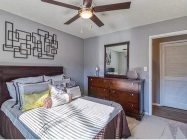 Apartamento inteiro em 1231 Clairmont Rd, Decatur, GA 30030, USA, imagem 1 de 10