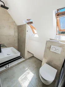 Quarto privado em Maximilianstraße, imagem 7 de 9