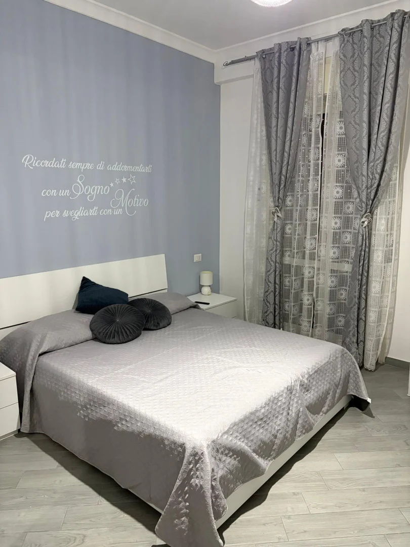 Chambre conviviale pour les étudiants dans  avec des équipements modernes